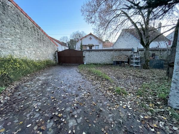 Milly-la-Forêt (91490) Propriété exceptionnelle comprenant deux maisons 240 m², dépendances ( + 140 m² )et 1 890 m² de terrain