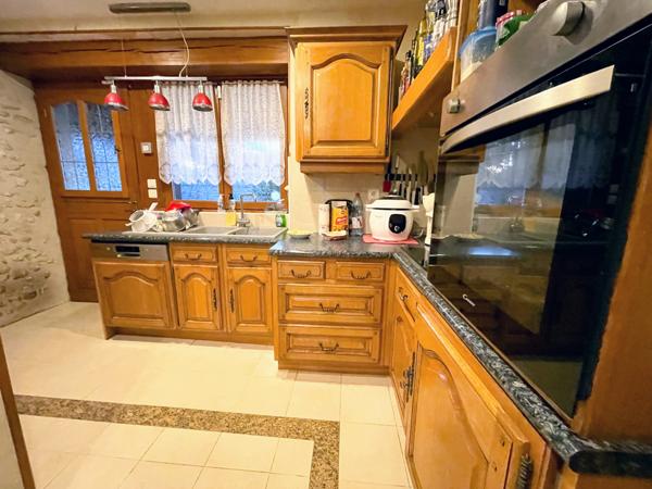 Milly-la-Forêt (91490) Propriété exceptionnelle comprenant deux maisons 240 m², dépendances ( + 140 m² )et 1 890 m² de terrain