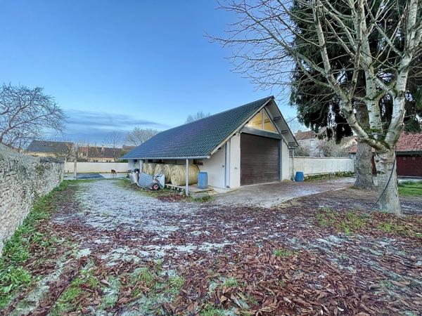 Milly-la-Forêt (91490) Propriété exceptionnelle comprenant deux maisons 240 m², dépendances ( + 140 m² )et 1 890 m² de terrain