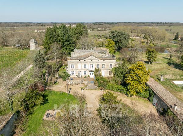 Château classé Monument Historique au coeur du vignoble bordelais