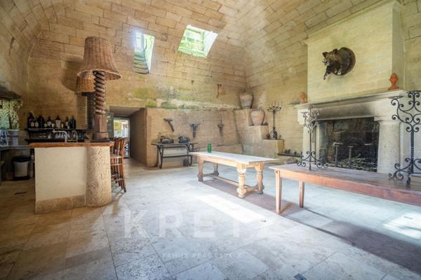 Château classé Monument Historique au coeur du vignoble bordelais