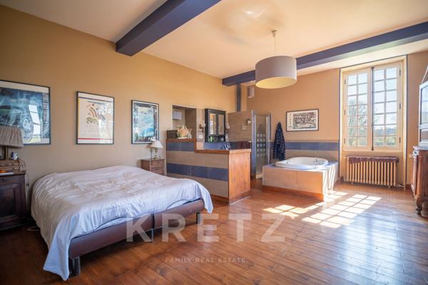 Château classé Monument Historique au coeur du vignoble bordelais