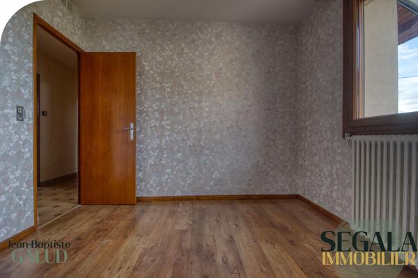 Carmaux — Maison de 117 m² avec grand jardin, trois chambres et deux garages