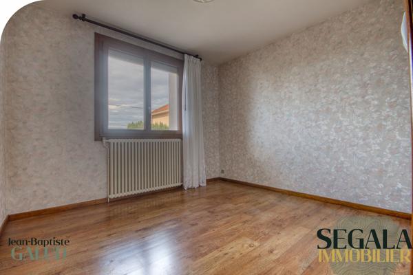 Carmaux — Maison de 117 m² avec grand jardin, trois chambres et deux garages