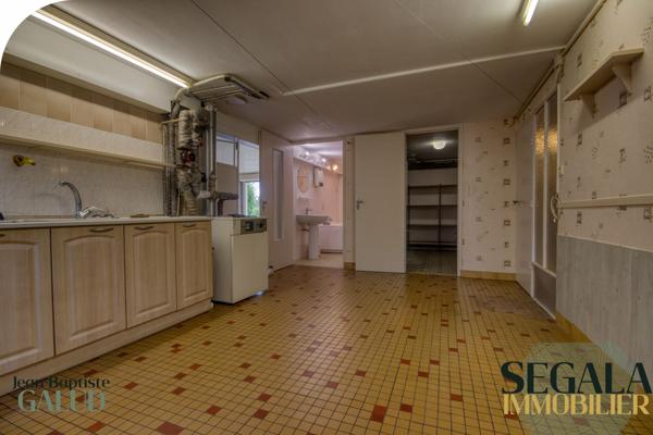 Carmaux — Maison de 117 m² avec grand jardin, trois chambres et deux garages