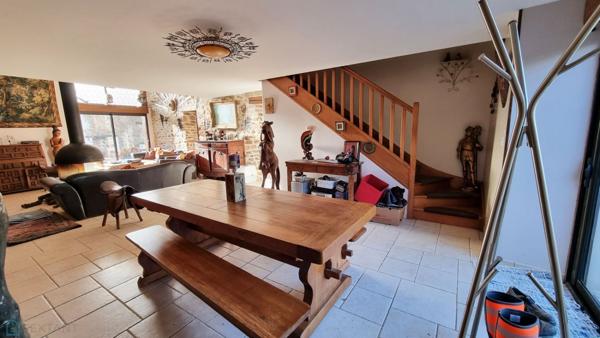 PROPRIÉTE EQUESTRE SUR 6 HA  AVEC MAISONS D'HABITATION