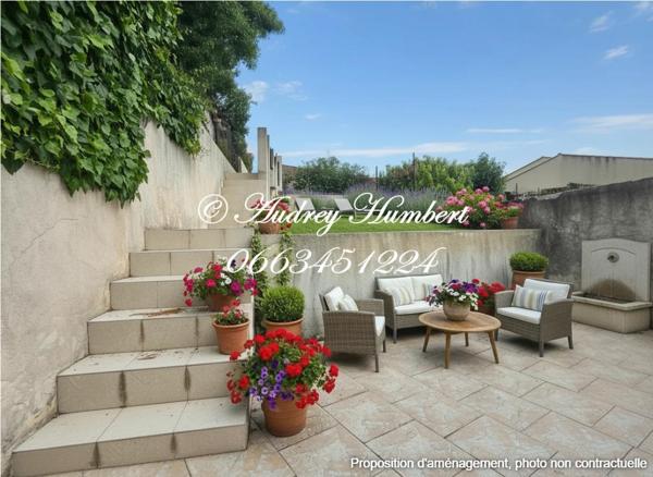 VALENSOLE, MAISON DE VILLAGE de 86 m² avec terrasse, jardinet et combles