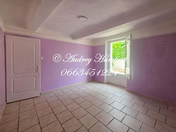 VALENSOLE, MAISON DE VILLAGE de 86 m² avec terrasse, jardinet et combles