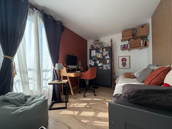 HYPER CENTRE - 4 pièces de 81 m² + Box en sous-sol