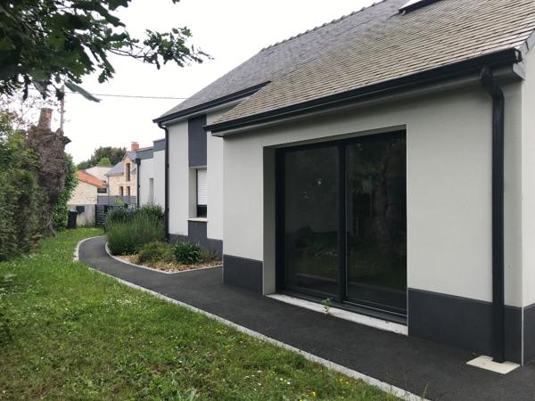 Maison à louer Suce Sur Erdre : 4 pièces, 92m² avec 3 chambre(s) à 1 235€ - AJP Immobilier Carquefou