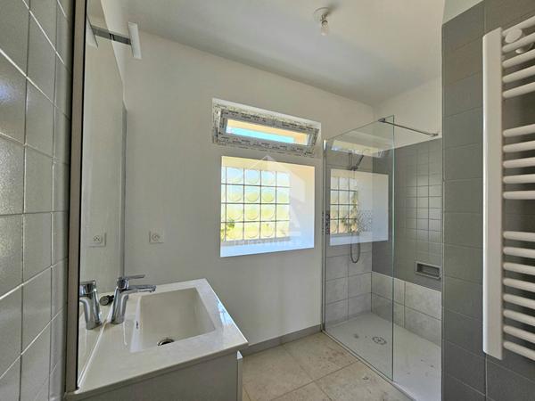 A VENDRE - LANÇON PROVENCE - Maison T6 de 150m² - 3/4chambres