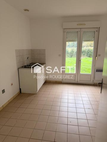 jolie maison dans un village calme, lumineuse