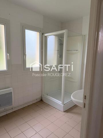 jolie maison dans un village calme, lumineuse