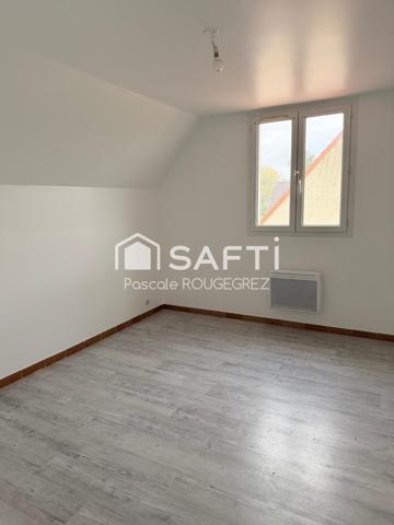 jolie maison dans un village calme, lumineuse