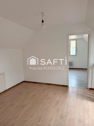 jolie maison dans un village calme, lumineuse