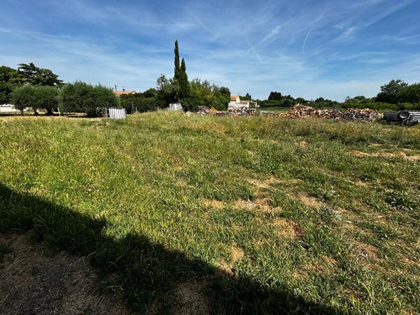 Terrain à vendre de 847 m² à Camaret-sur-Aigues