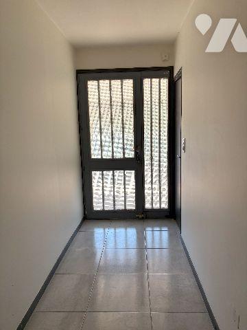 Pavillon de plain-pied avec garage et jardin clos , à 10 minutes  de l'échangeur d'autoroute  !