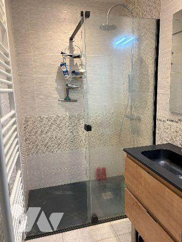 Pavillon de plain-pied avec garage et jardin clos , à 10 minutes  de l'échangeur d'autoroute  !