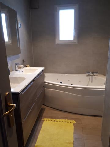 Maison familiale de 129 m² avec piscine sur grand terrain