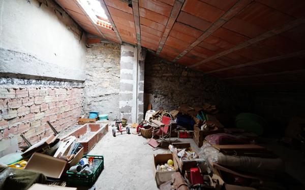 Maison à vendre    8 pièces • 184 m2 Cascastel-des-Corbières