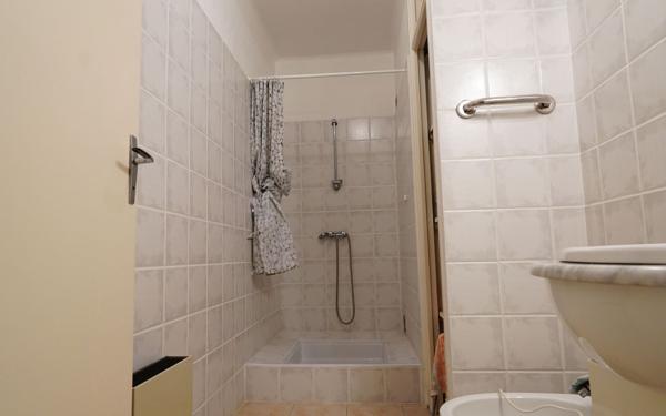 Maison à vendre    8 pièces • 184 m2 Cascastel-des-Corbières