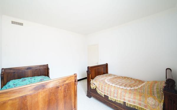 Maison à vendre    8 pièces • 184 m2 Cascastel-des-Corbières