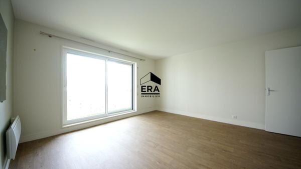appartement F2 refait à neuf avec balcon