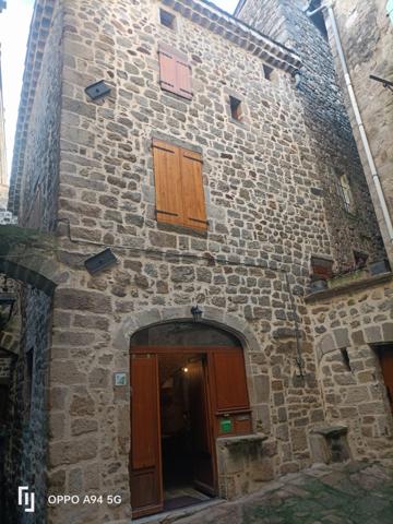 À vendre - Maison mitoyenne 1 côté, 4 pièces située à Largentière (07110)