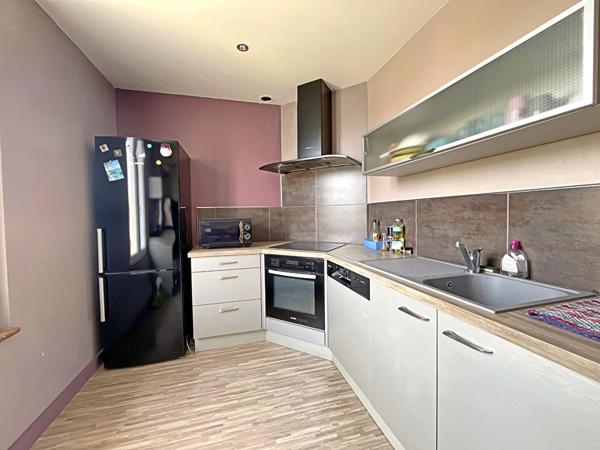 À vendre : Appartement spacieux de 4 pièces à COURCY !