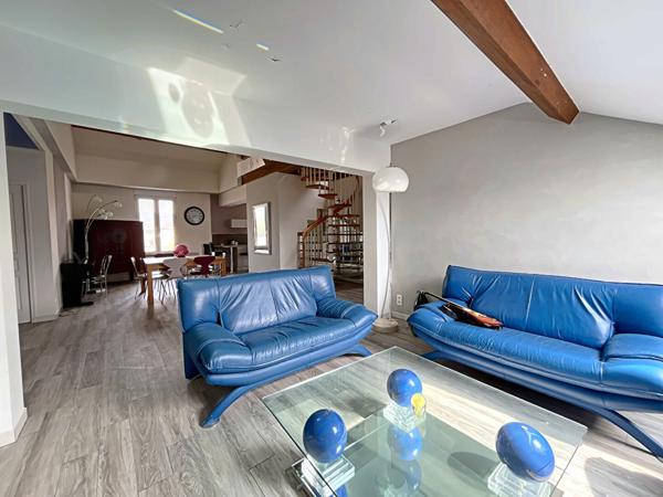 À vendre : Appartement spacieux de 4 pièces à COURCY !