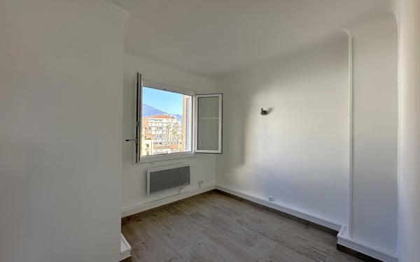 Appartement à vendre    1 pièce • 43,35 m2 Menton