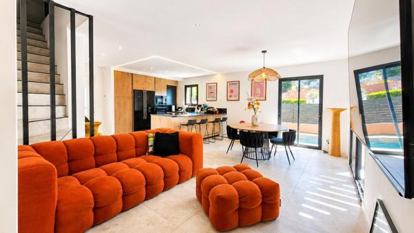SAINT-CYR-SUR-MER - Villa T5 R+1 Sud-Est avec piscine Bali + terrasse pergola bioclimatique proche plage