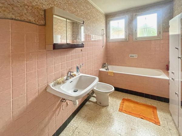 Maison Digne Les Bains 8 pièces 4 chambre 102 m2 + cave et garage