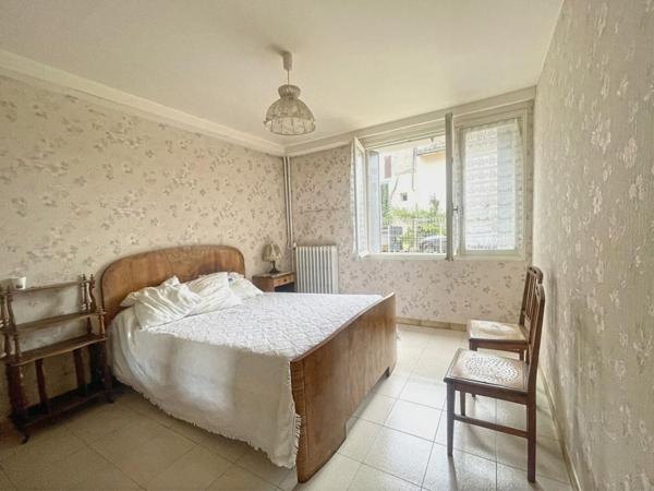 Maison Digne Les Bains 8 pièces 4 chambre 102 m2 + cave et garage