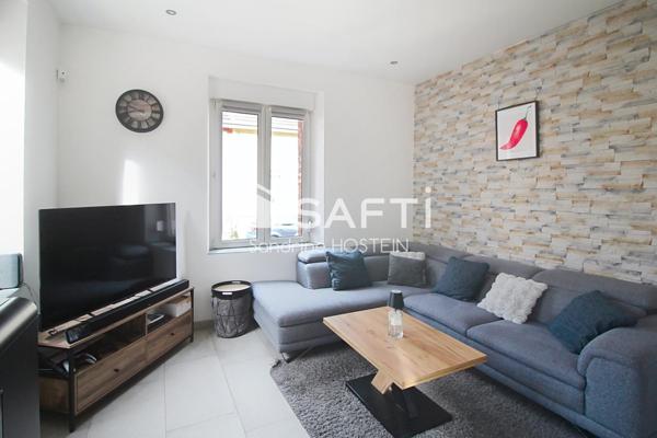 Maison libre 3 côtés avec terrasse, jardin et grand garage!