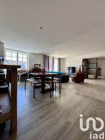 Maison rustique 8 pièces de 237 m² à Souppes-sur-Loing (77460)