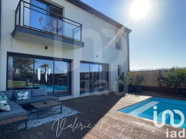 Maison 5 pièces de 165 m² à Fontenay-Trésigny (77610)