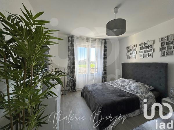 Maison 5 pièces de 165 m² à Fontenay-Trésigny (77610)