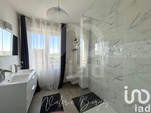 Maison 5 pièces de 165 m² à Fontenay-Trésigny (77610)