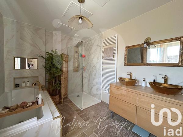 Maison 5 pièces de 165 m² à Fontenay-Trésigny (77610)