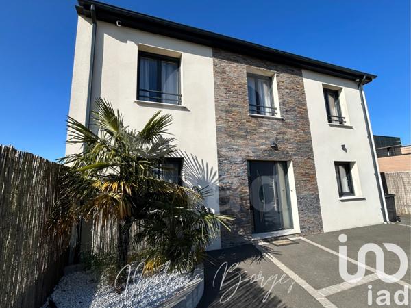 Maison 5 pièces de 165 m² à Fontenay-Trésigny (77610)