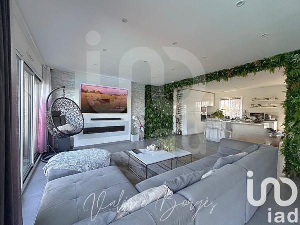 Maison 5 pièces de 165 m² à Fontenay-Trésigny (77610)