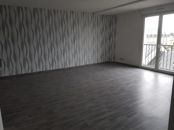APPARTEMENT F4 LOUÉ CENTRE VILLE CHÂTELLERAULT Réf 2672