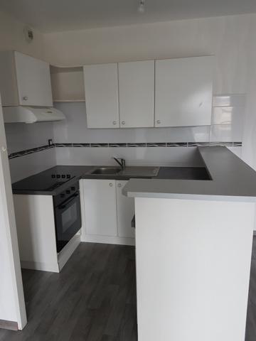 APPARTEMENT F4 LOUÉ CENTRE VILLE CHÂTELLERAULT Réf 2672