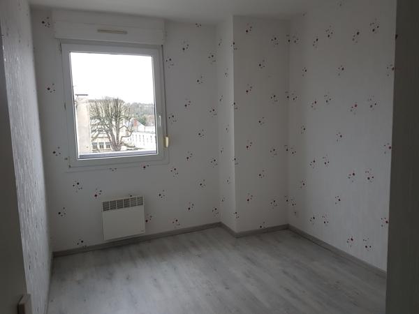 APPARTEMENT F4 LOUÉ CENTRE VILLE CHÂTELLERAULT Réf 2672