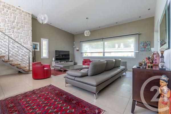 Maison à vendre  6 pièces - 142,15 m 2   LA VARENNE ST HILAIRE  - 94