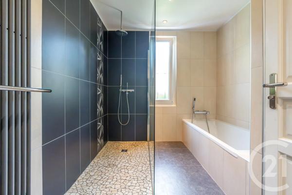 Maison à vendre  6 pièces - 142,15 m 2   LA VARENNE ST HILAIRE  - 94
