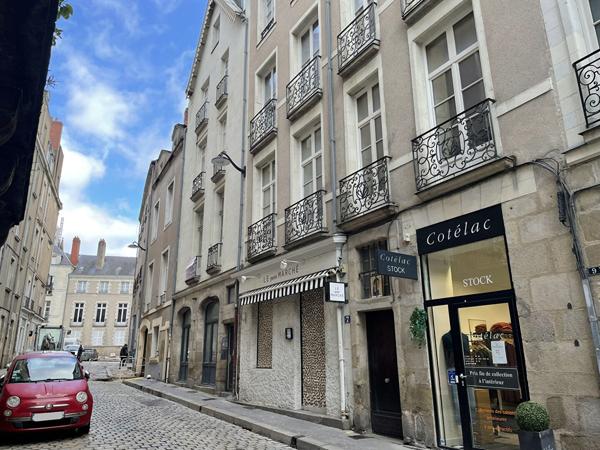 A LOUER - NANTES CATHEDRALE - CHARMANT T2 DE 29.76 M²