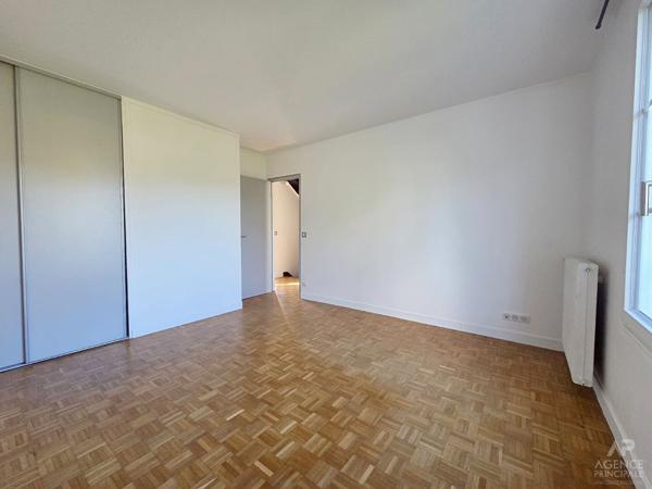 Maison Rueil Malmaison 6 pièce(s) 100.5 m2 Loyer 2 990 €/mois charges comprises **  - Référence  19777