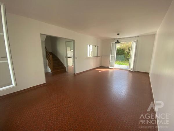Maison Rueil Malmaison 6 pièce(s) 100.5 m2 Loyer 2 990 €/mois charges comprises **  - Référence  19777